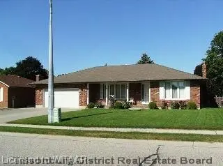 10 Alexander Avenue, Tillsonburg, On N4g 2x9