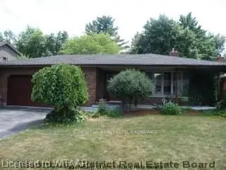 7 Segal Drive, Tillsonburg, On N4g 4p4