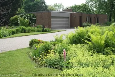 1 Parkwood Court, Tillsonburg, On N4g 1w3
