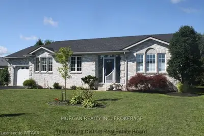 3 Windemere Avenue, Tillsonburg, On N4g 5m8