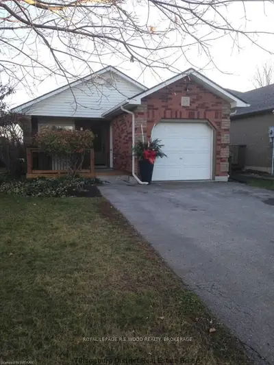 63 Joseph Street, Tillsonburg, On N4g 5m1