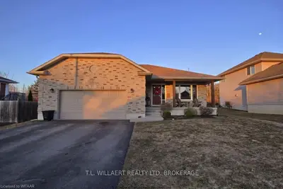 20 Lorraine Avenue, Tillsonburg, On N4g 4v3
