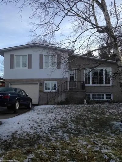 29 Centennial Avenue, Tillsonburg, On N4g 4r5