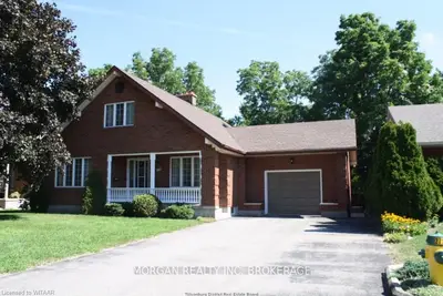 29 Clear Valley Drive, Tillsonburg, On N4g 4y7