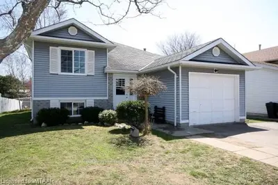 11 Beckett Boulevard, Tillsonburg, On N4g 5n1