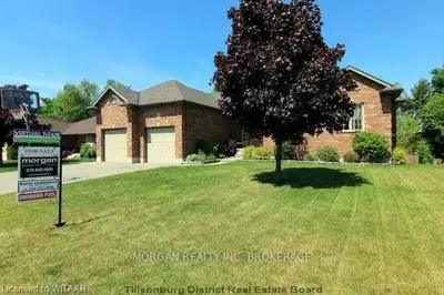 27 Windemere Avenue, Tillsonburg, On N4g 5m9