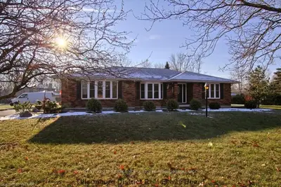 21 Gibson Drive, Tillsonburg, On N4g 5g4