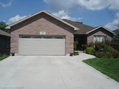 19 Scourfield Drive, Ingersoll, On N5c 0a4