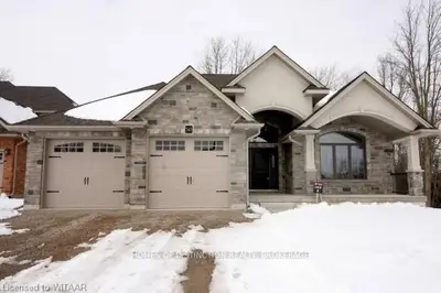 543 Sparkys Lane, Woodstock, On N4s 0c1