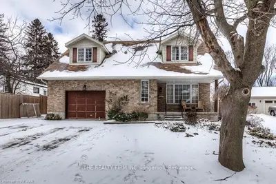 327 Oxford Street, Ingersoll, On N5c 2w4