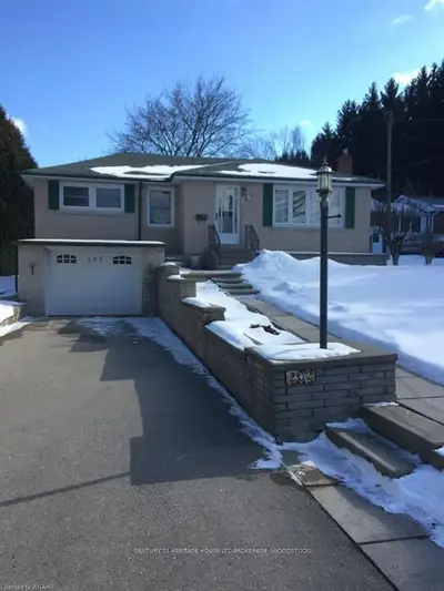 202 Bower Hill Road, Woodstock, On N4s 2n4