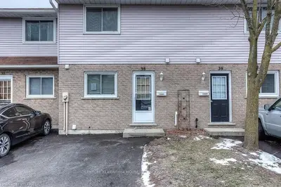 1061 Nellis Street 38, Woodstock, On N4s 8p2