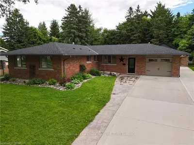 Detached in Stratford