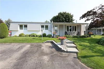 Detached in South Huron