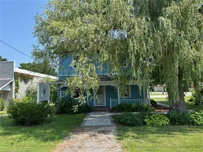 Detached in Bluewater