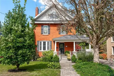 Detached in Stratford