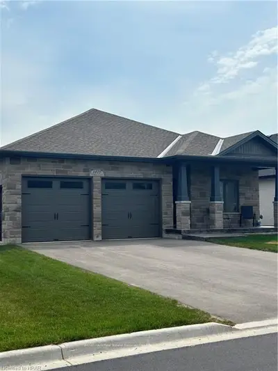 1070 Evans Street W, North Perth, On N4w 0j9