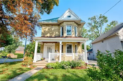 Detached in Stratford
