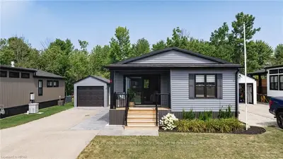 Detached in Central Huron