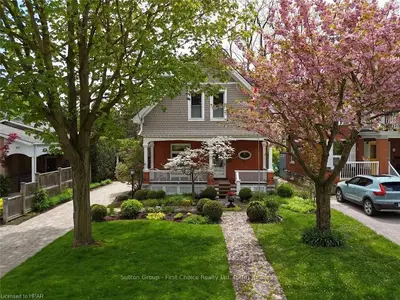 65 Elizabeth Street, Stratford, On N5a 4z1