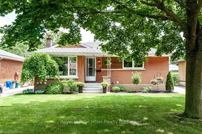 Detached in Stratford