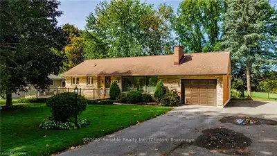 140 Raglan Street, Central Huron, On N0m 1l0