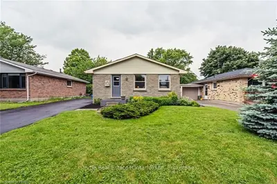 27 Hines Crescent, London South, On N6c 3a2