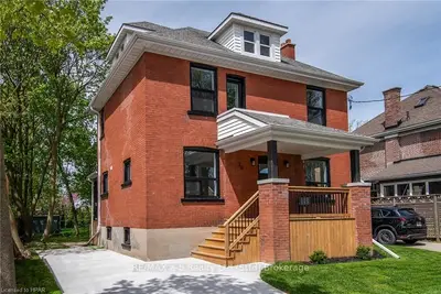 Detached in Stratford
