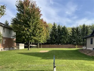 33 Briarhill Road, Huron East, On N0k 1w0