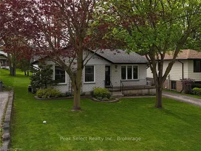 166 St John St N Street, St. Marys, On N4x 1a5