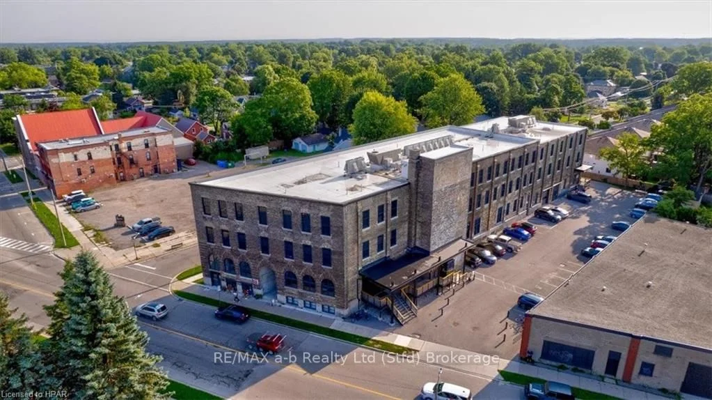 245 Downie Street 112, Stratford, On N5a 1x2