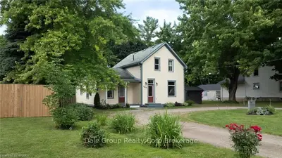 Detached in Central Huron