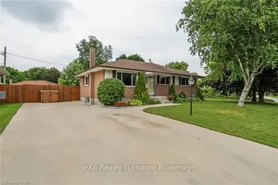 224 Irving Place, London East, On N5v 2h9