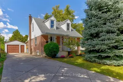 Detached in Stratford