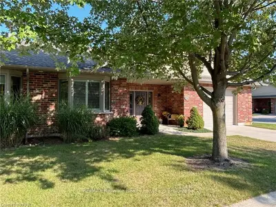 Att/Row/Townhouse in Bluewater