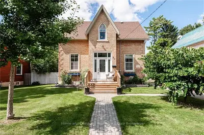 Detached in Stratford