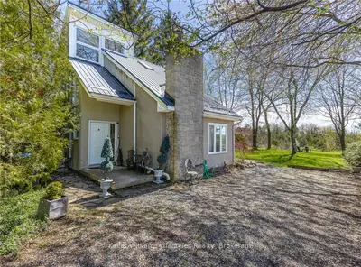 Detached in Bluewater