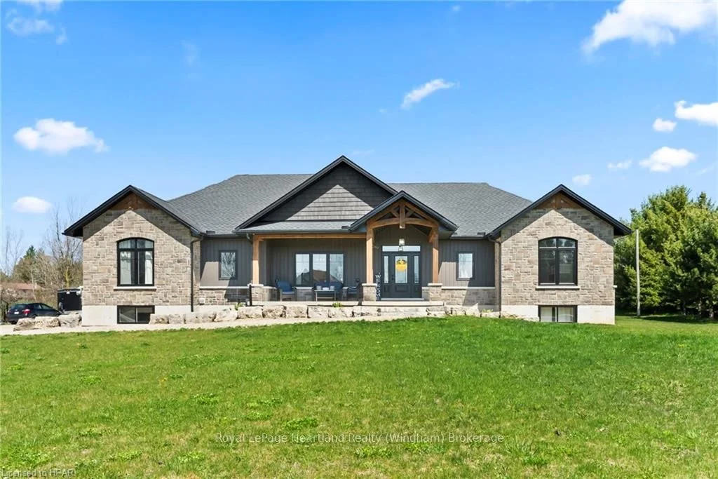Detached in Minto