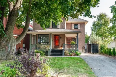 Detached in Stratford