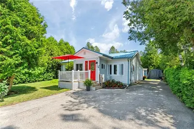 Detached in Goderich