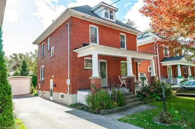 Detached in Stratford