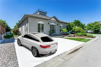 Detached in Stratford