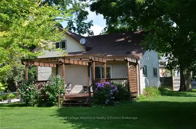 Detached in Huron East