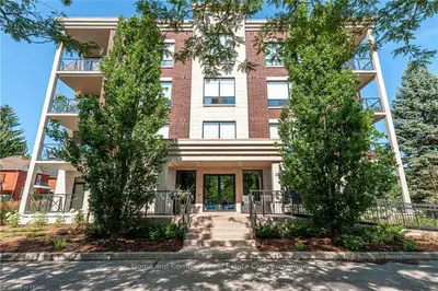 Condo Apartment in Stratford