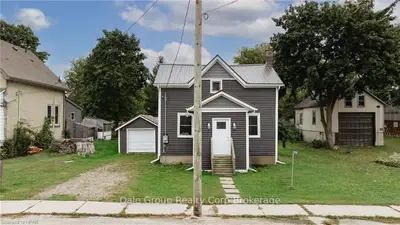 Detached in Huron East