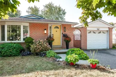 105 Whitelock Street, Stratford, On N5a 1t2