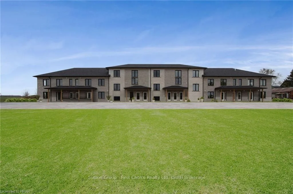 Condo Apartment in Stratford