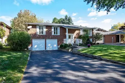 14 Murray Hill Road, Stratford, On N5a 7j8