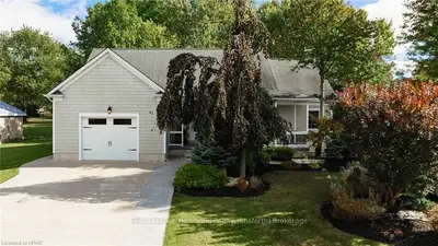 Detached in Huron East