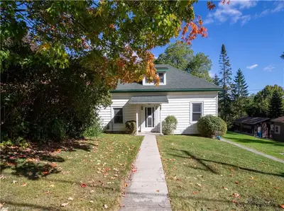 Detached in St. Marys